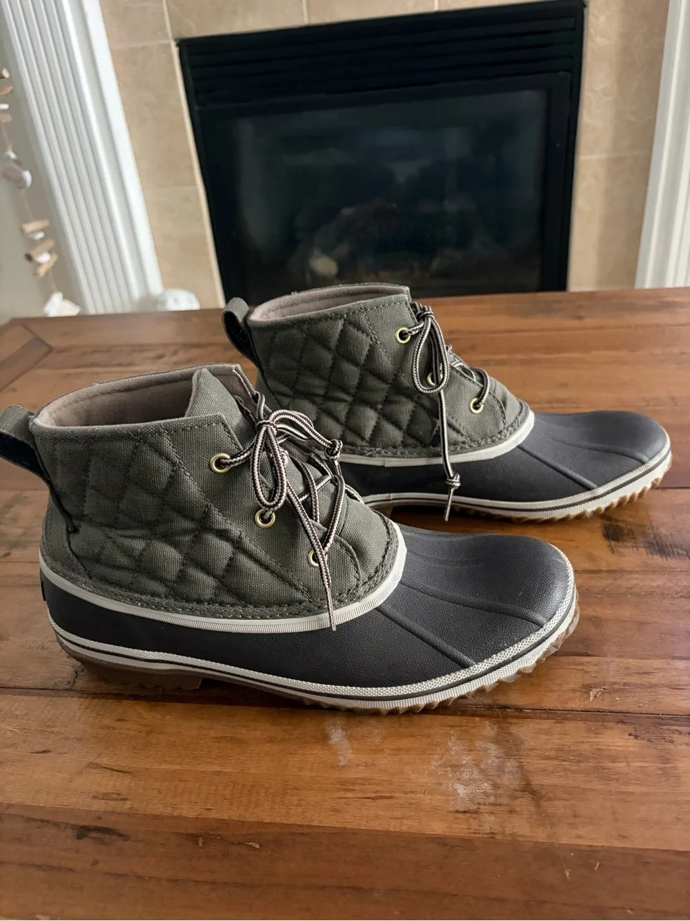 Eddie Bauer Women's Hunt Pac Mid Boots featuring a quilted brown fabric, 10